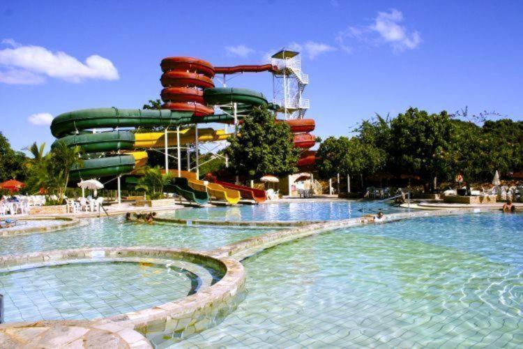 Piazza Diroma Acqua Aparthotel Caldas Novas Luaran gambar